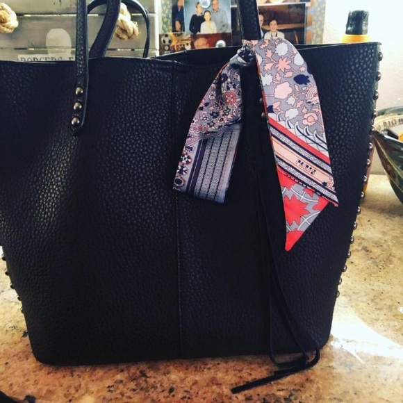 SoldoutCuratedLuxury - Picture 7 of 8